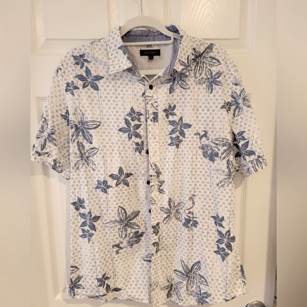 Floral short-sleeve shirt